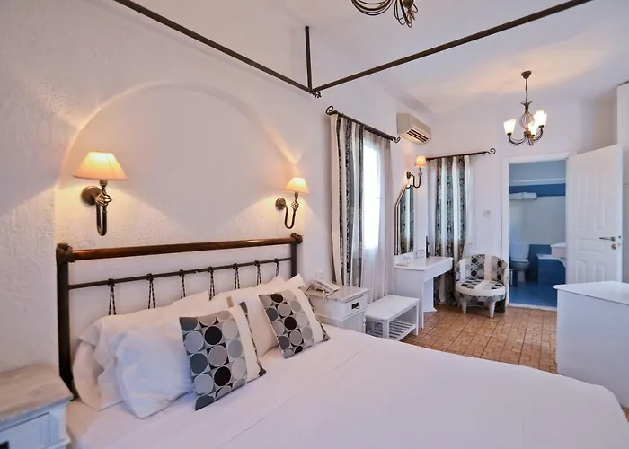 Mykonos Palace 4*